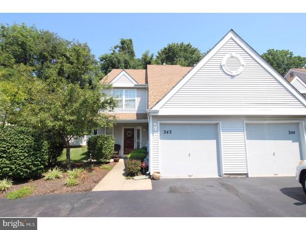 242 BIRCH HOLLOW DR, Bordentown, NJ 08505