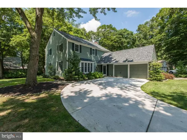 151 FENWICK RD, Delran, NJ 08075