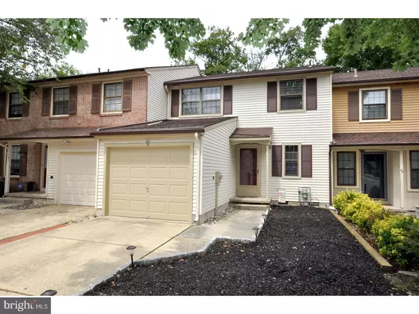 43 FARNWOOD RD, Mount Laurel, NJ 08054