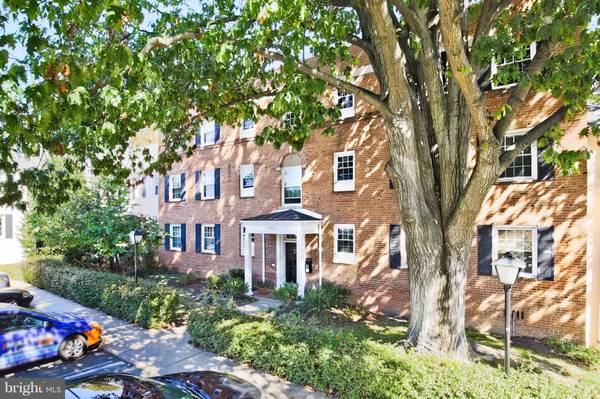 Arlington, VA 22204,2902 13TH ST S #2201