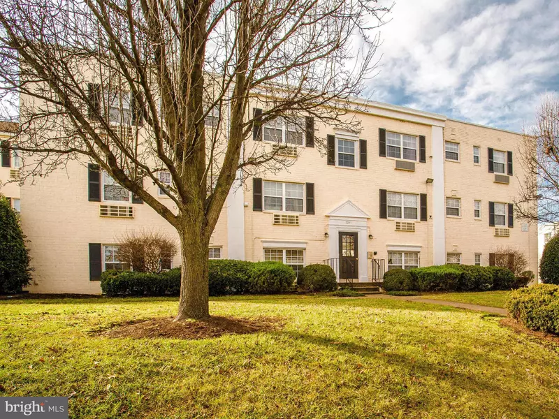 2241 FARRINGTON AVE #304, Alexandria, VA 22303