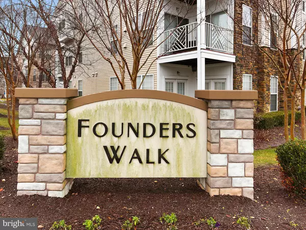 Alexandria, VA 22310,5921 FOUNDERS CROSSING CT #303