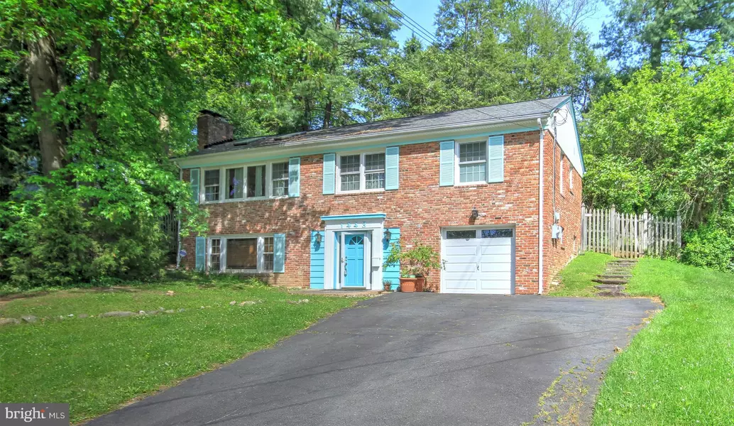 1443 WAGGAMAN CIR, Mclean, VA 22101