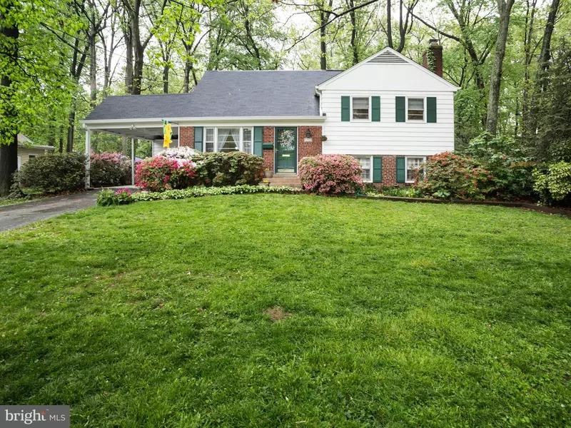 7915 ROSWELL DR, Falls Church, VA 22043