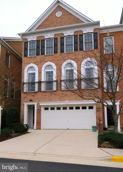 11453 GALLIEC ST #40, Fairfax, VA 22030