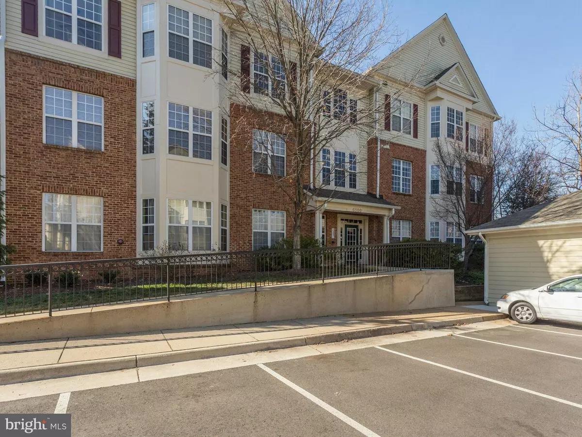 Alexandria, VA 22312,6500 TAYACK PL #301