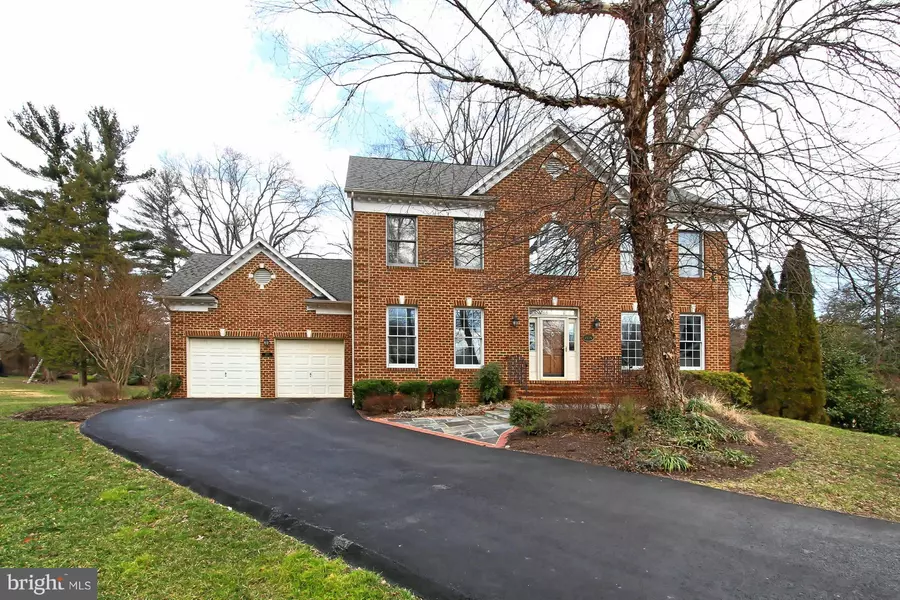 2850 WILLOWMERE WOODS DR, Vienna, VA 22180