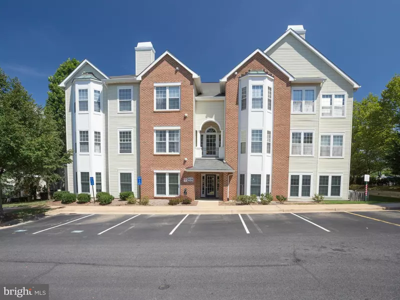 4138 FOUNTAINSIDE LN #A203, Fairfax, VA 22030