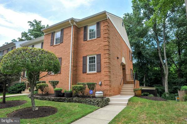 5900 LANGTON DR, Alexandria, VA 22310