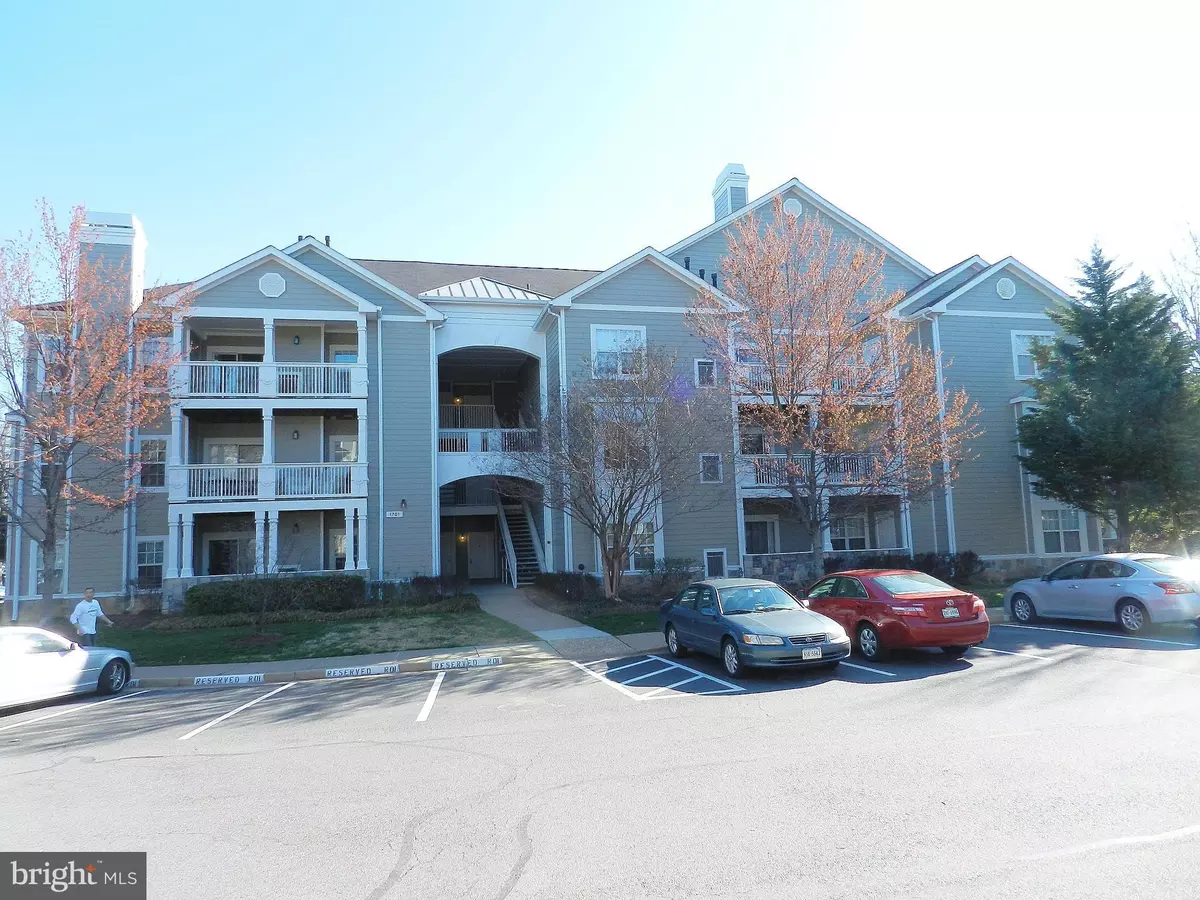 Reston, VA 20190,1701 LAKE SHORE CREST DR #22