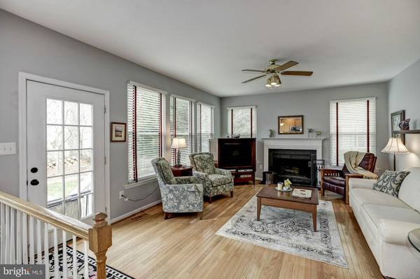 Fairfax, VA 22031,3002 OAK POND CT