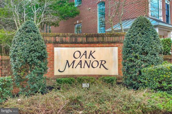 Oakton, VA 22124,3060 MCKINNON WAY