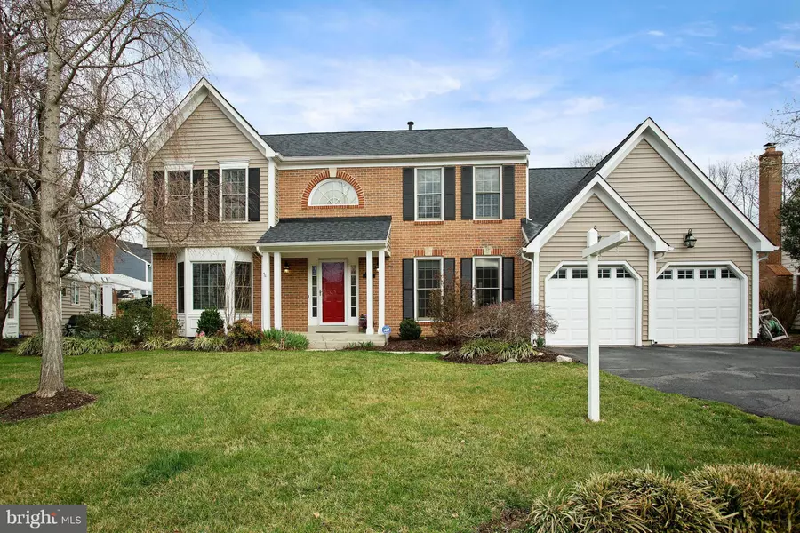 8303 RIVERTON LN, Alexandria, VA 22308