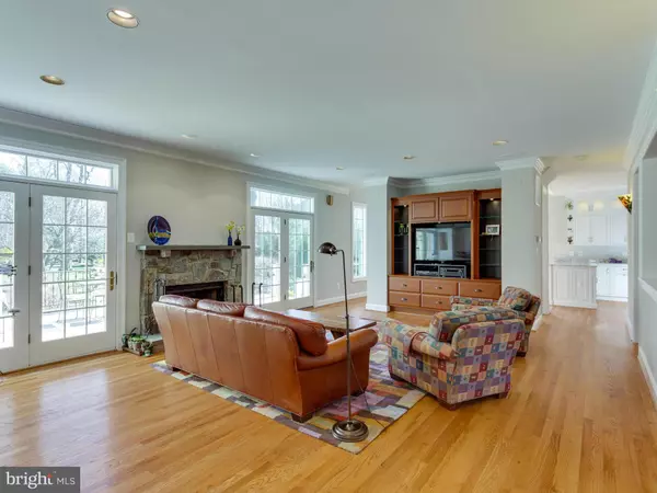 Mclean, VA 22102,8795 PRESTWOULD PL