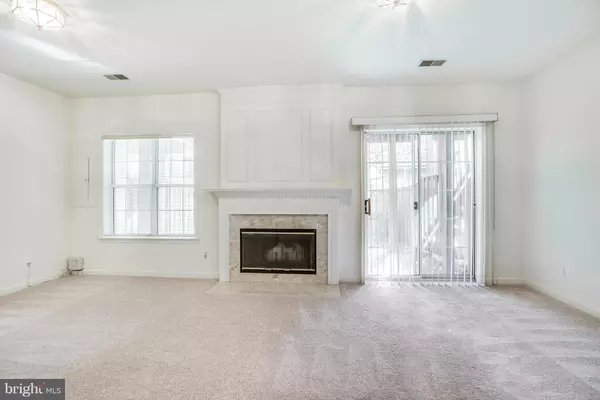 Alexandria, VA 22315,7511 LAMOYNE CT