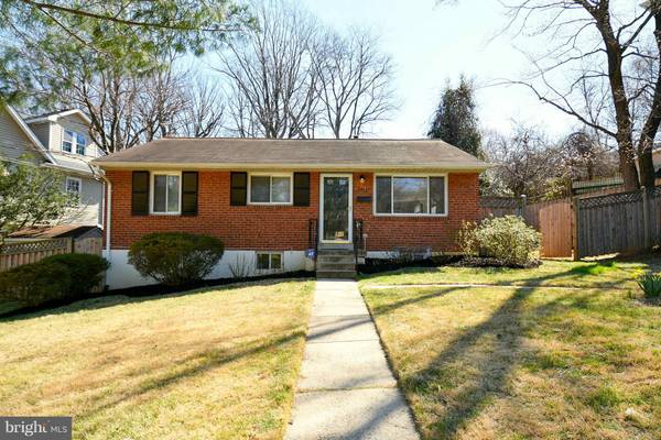 3913 LARCHWOOD RD, Falls Church, VA 22041