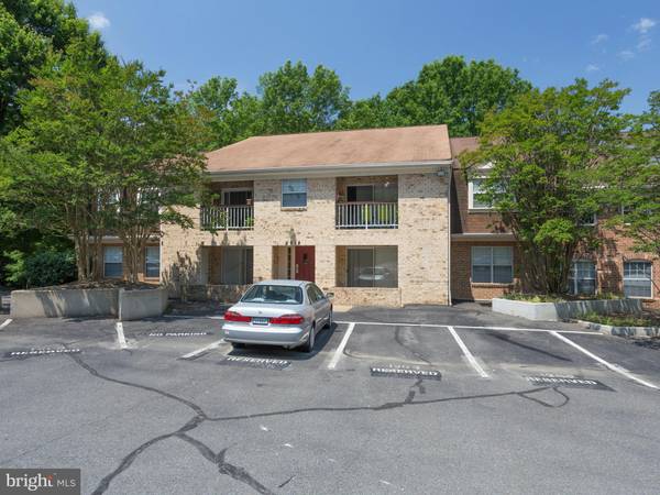 5912 COVE LANDING RD #302, Burke, VA 22015