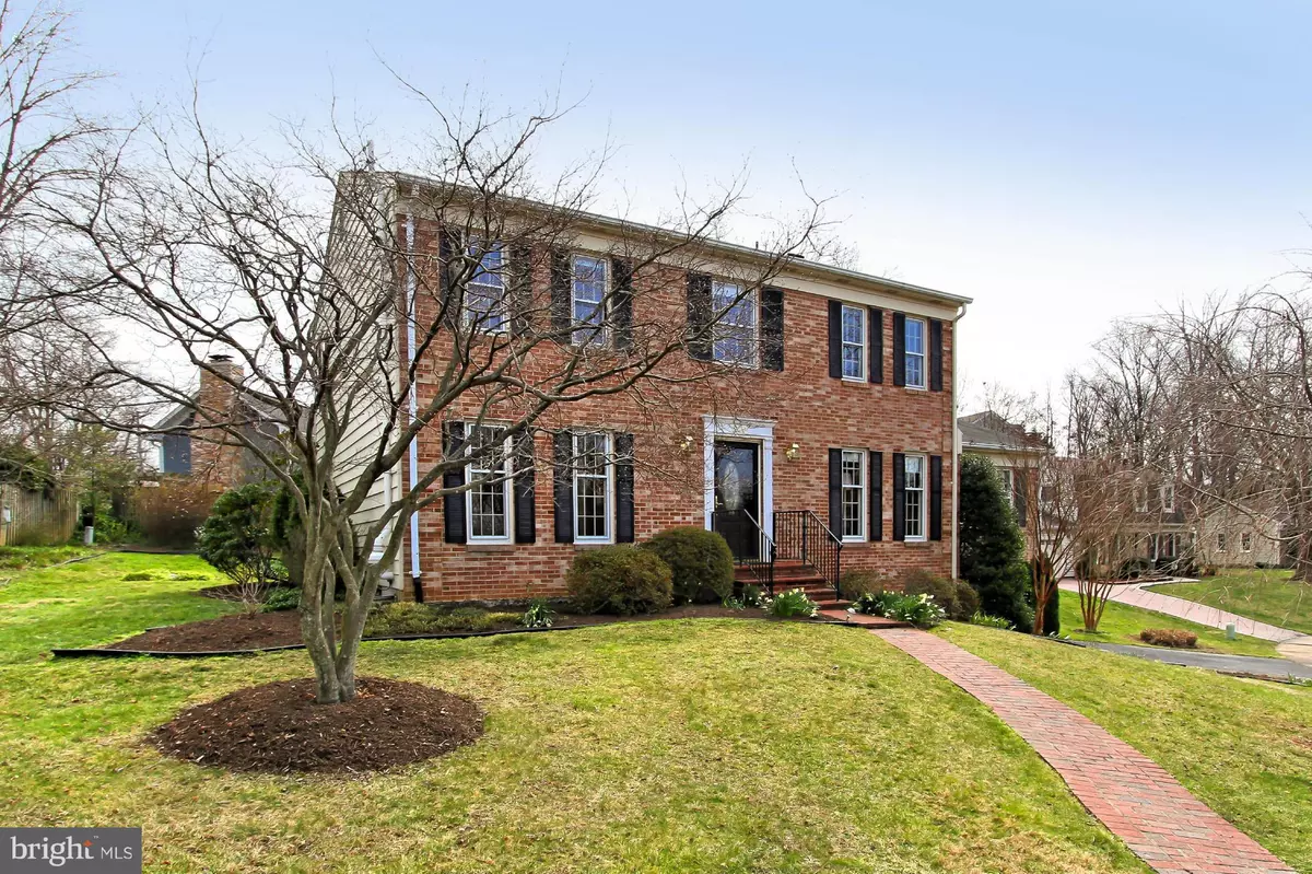 Vienna, VA 22180,604 SIDELING CT NE