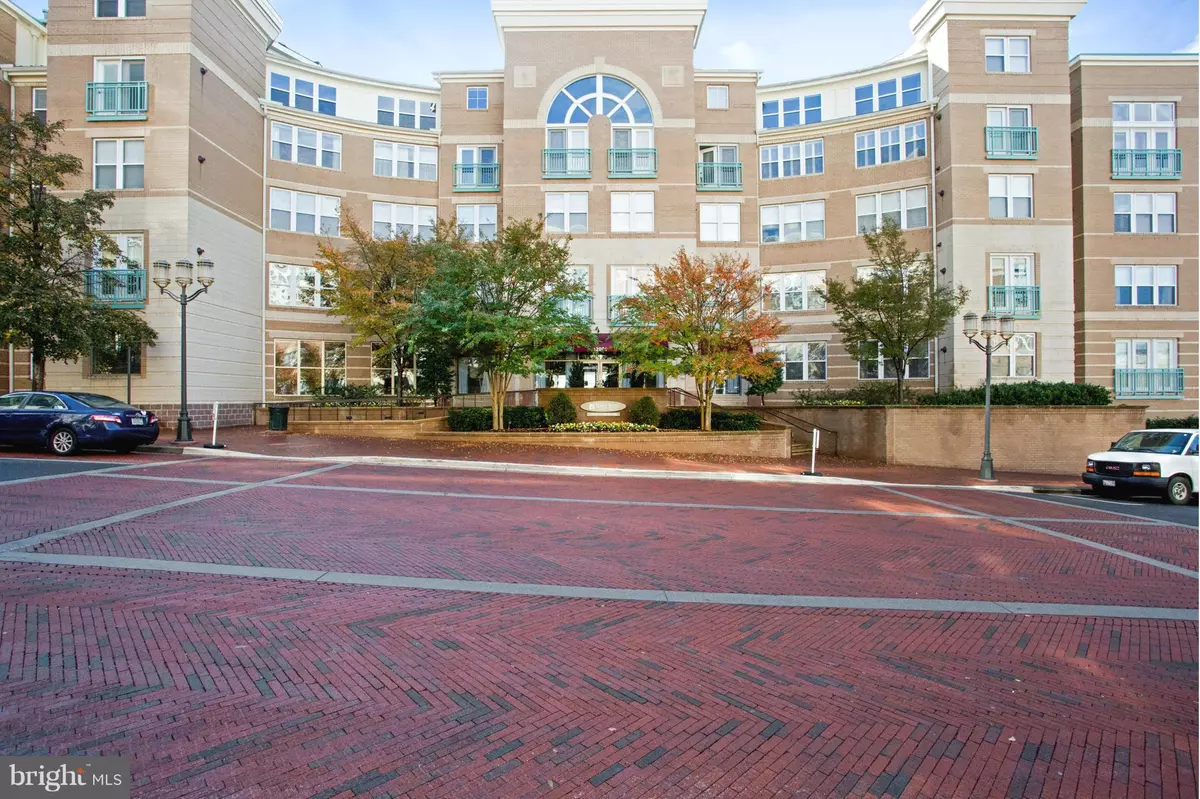 Reston, VA 20190,12001 MARKET ST #348