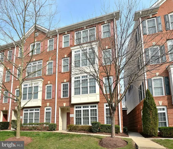 4642 BATTENBURG LN #611, Fairfax, VA 22030