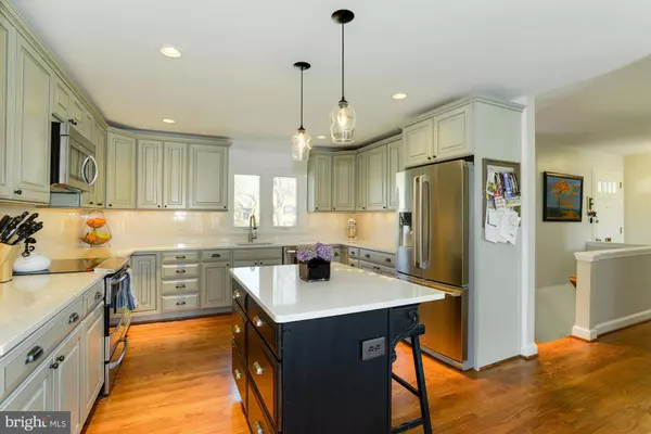 Alexandria, VA 22307,7120 MARINE DR