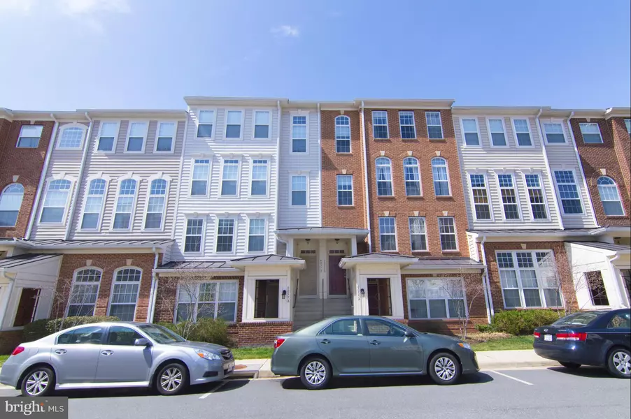 6055-B WICKER LN #128, Centreville, VA 20121