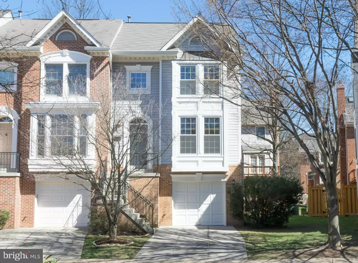 Fairfax, VA 22033,3909 MAXIMILIAN CT