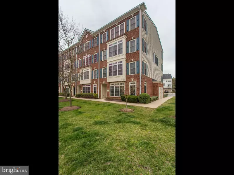 4645 EGGLESTON TER #441, Fairfax, VA 22030