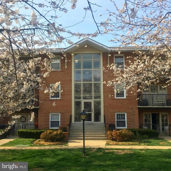 3332 SPRING LN #C-46, Falls Church, VA 22041