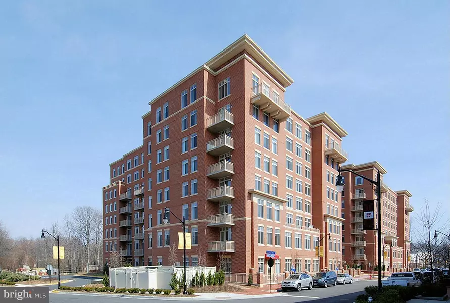 4480 MARKET COMMONS DR #409, Fairfax, VA 22033