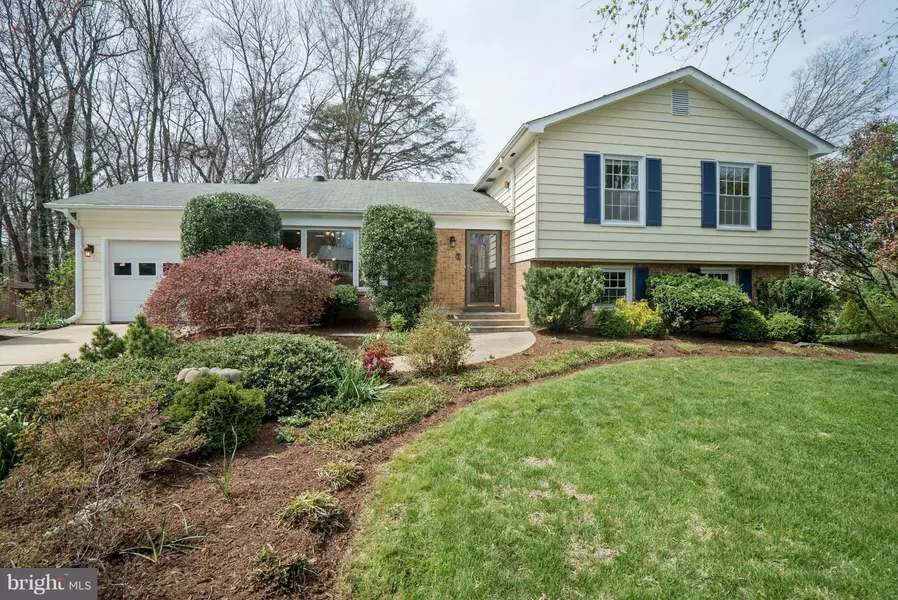 8722 PARRY LN, Alexandria, VA 22308