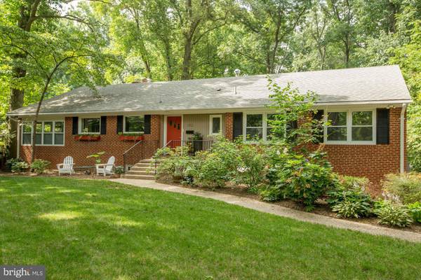 3152 HOLMES RUN RD, Falls Church, VA 22042