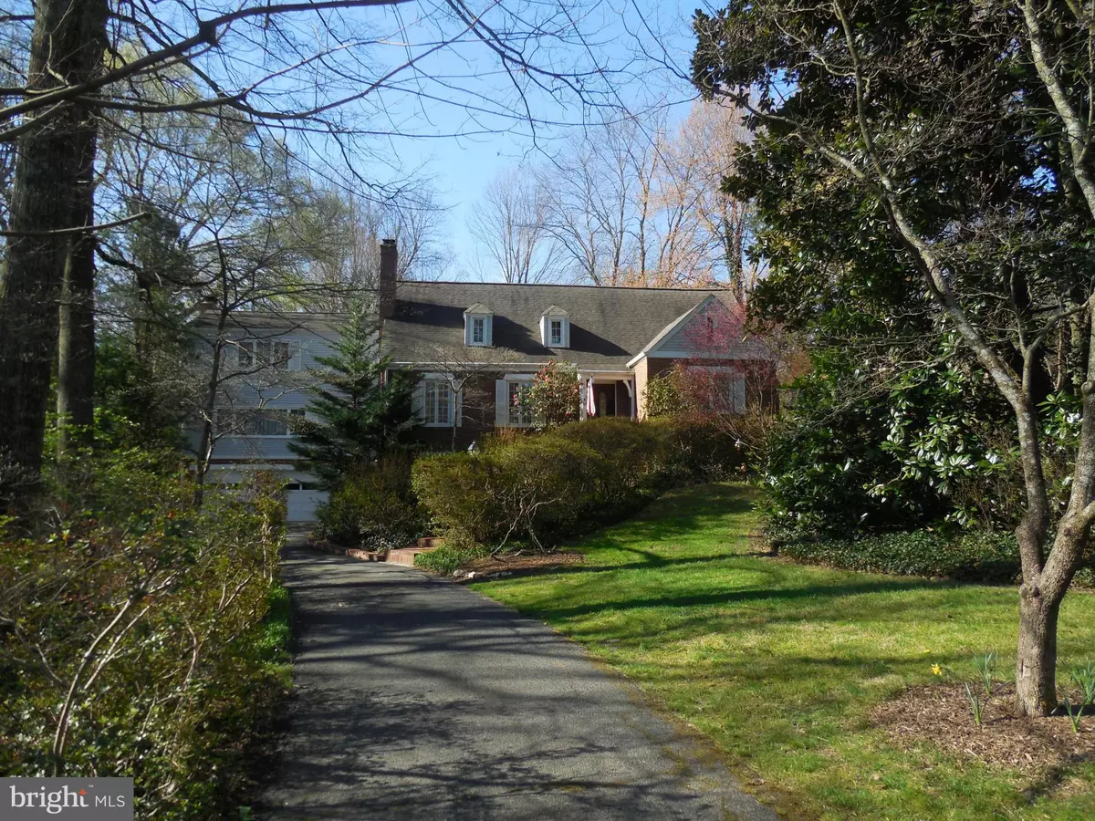 Mclean, VA 22101,5911 CHESTERBROOK RD