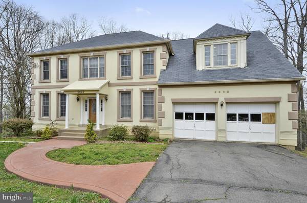 5602 UPLAND WOODS DR, Alexandria, VA 22310