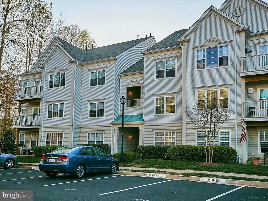 Fairfax, VA 22033,12491 HAYES CT #302