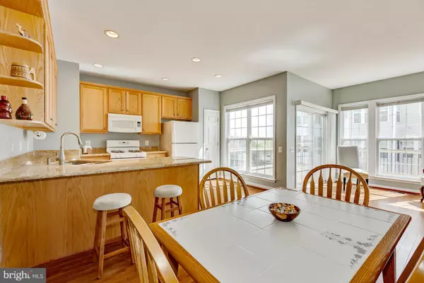 Lorton, VA 22079,8862 HIBISCUS CT