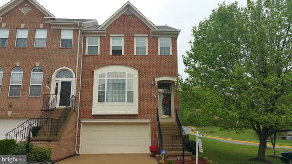 5271 COZY GLEN LN, Alexandria, VA 22312