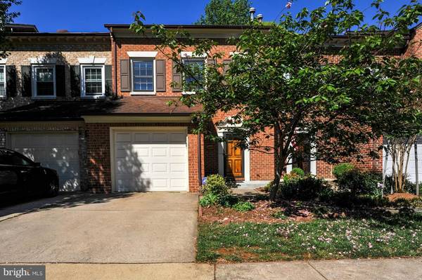 5870 WOODFIELD ESTATES DR, Alexandria, VA 22310