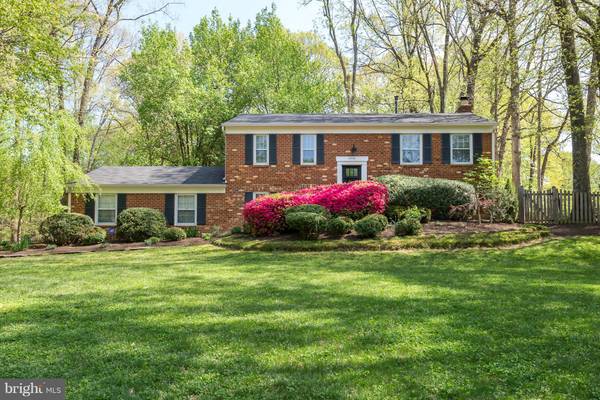 10410 ADEL RD, Oakton, VA 22124