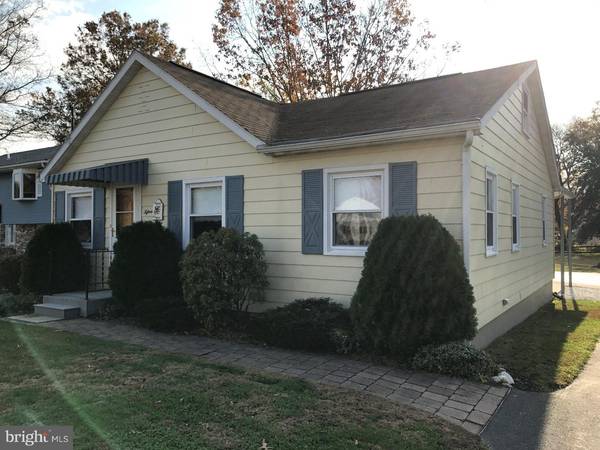 15 SUNSET AVE, Pennsville, NJ 08070