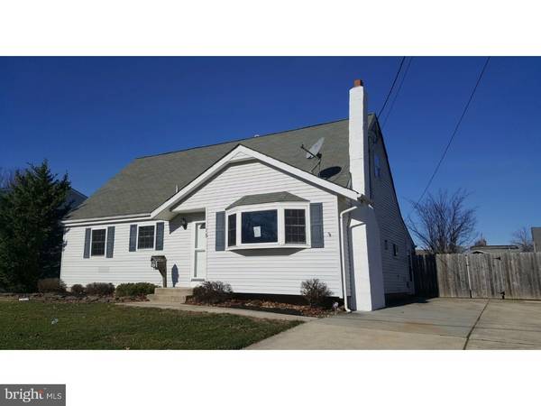 18 BARCLAY DR, Pennsville, NJ 08070