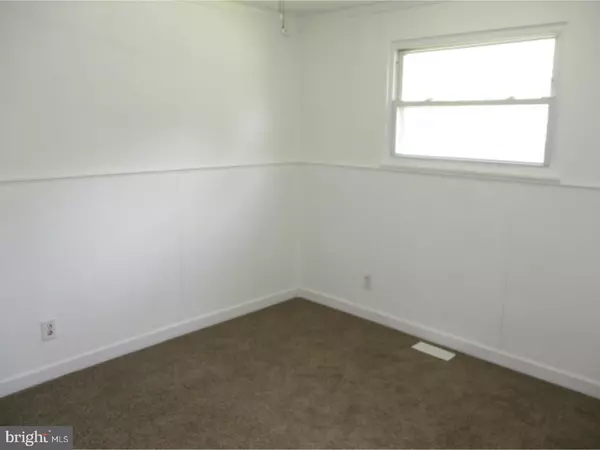 Pennsville, NJ 08070,33 CANTERBURY DR