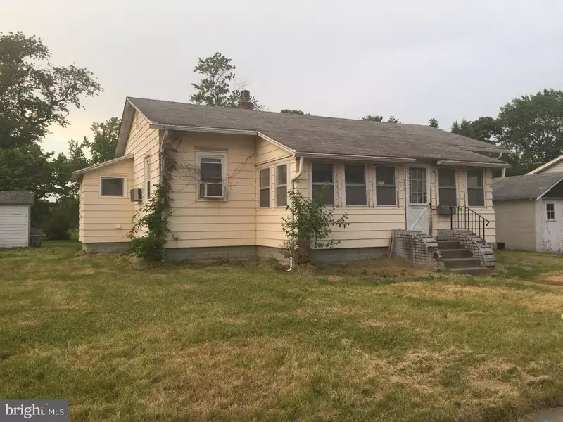 206 BAY ST, Carneys Point, NJ 08069