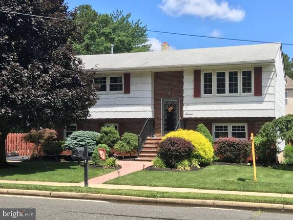 7 ELLINGHAM AVE, Monroe, NJ 08831