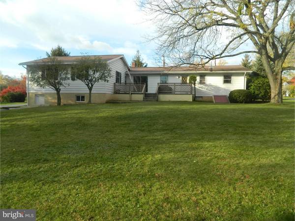 3120 FLINT HILL RD, Coopersburg, PA 18036