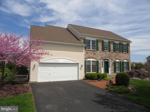 7080 PERIWINKLE DR, Macungie, PA 18062