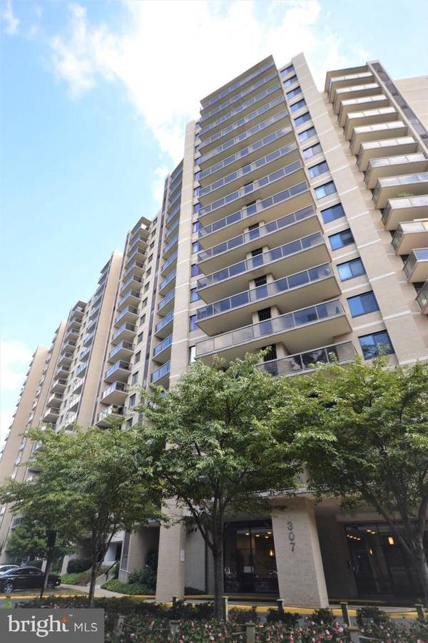 307 YOAKUM PKWY #1018, Alexandria, VA 22304