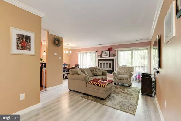 Alexandria, VA 22309,3968 WOODHUE PL #8