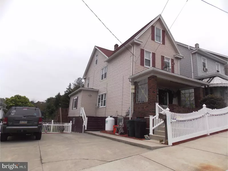 215 EAST ST, Coaldale, PA 18218