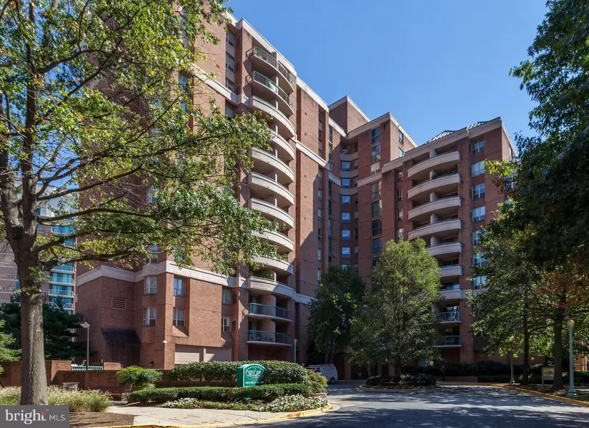 4808 MOORLAND LN #307, Bethesda, MD 20814